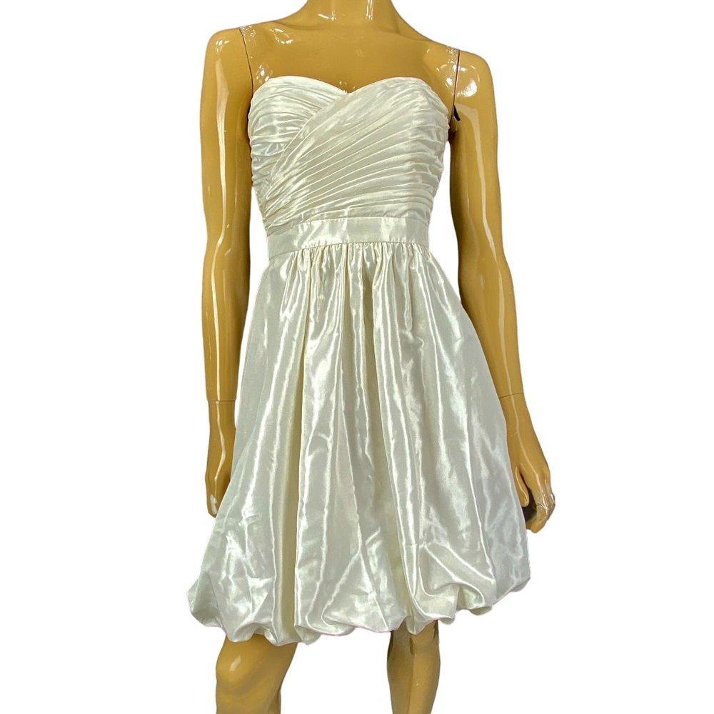 David's Bridal White Short Strapless Wedding Dress Size 4